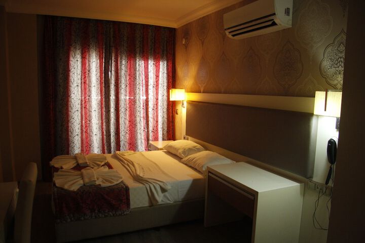 Room 8 of 24