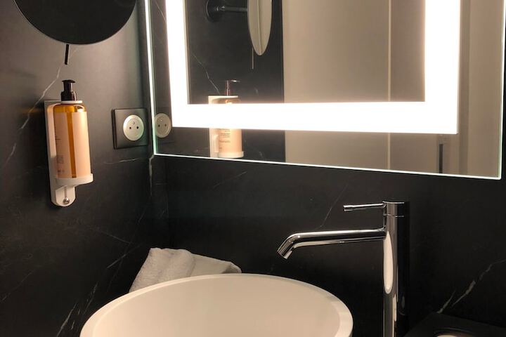 Room 43 of 117