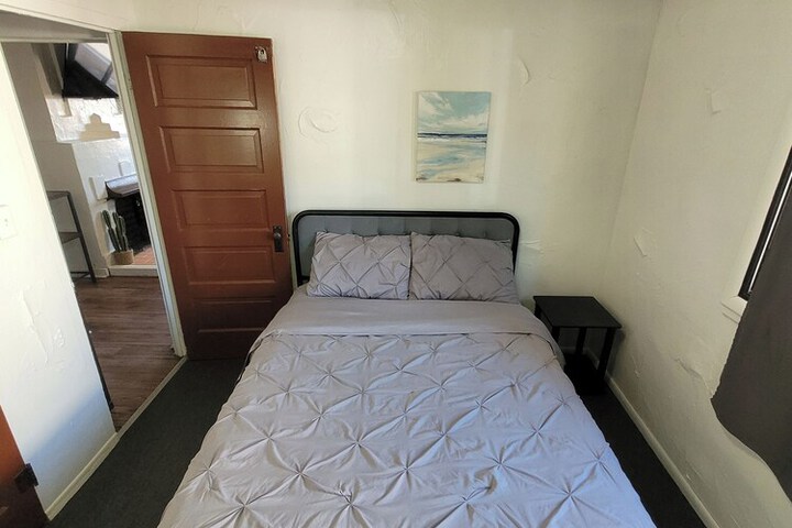 Room 7 of 66
