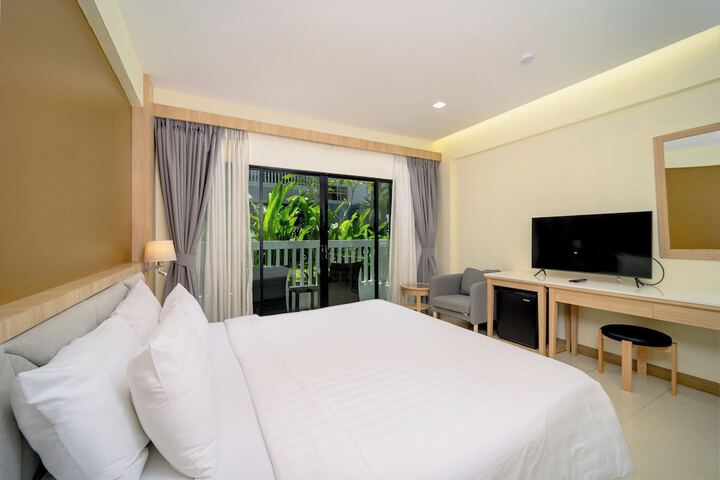 Room 2 of 74