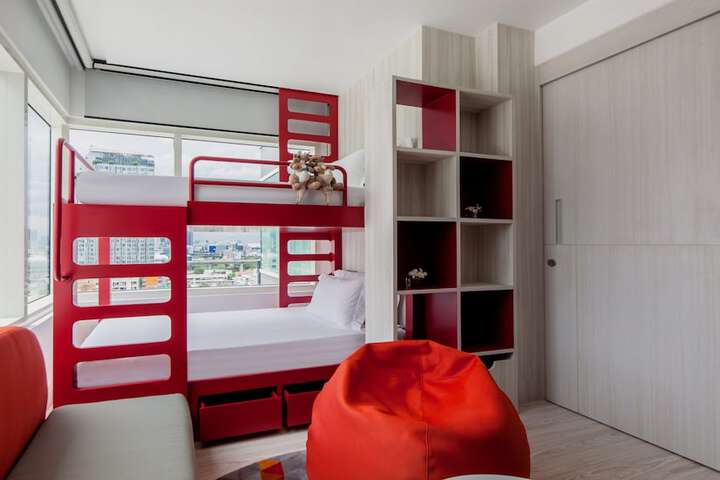 Room 37 of 135