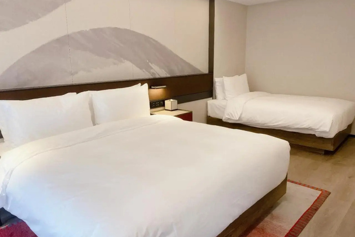 Room 2 of 15