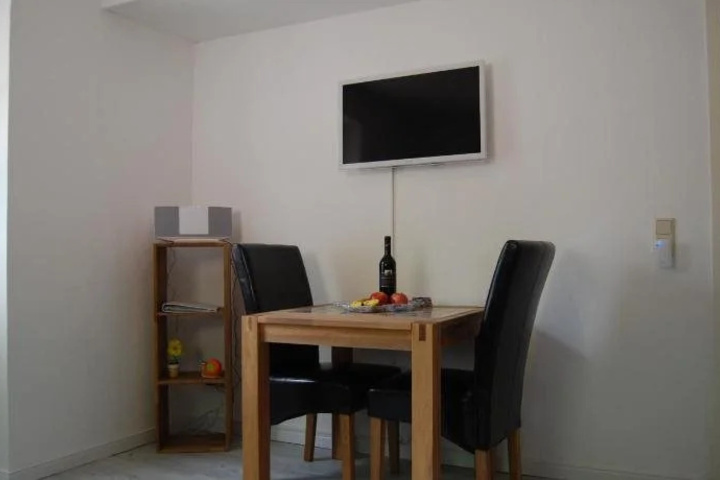 Room 2 of 15