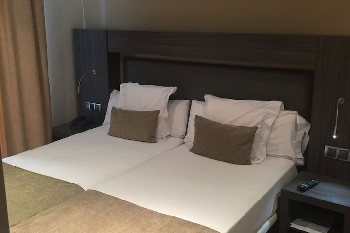 Room 6 of 51