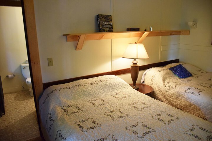 Room 40 of 151