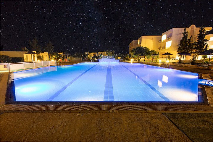 Pool 67 of 229