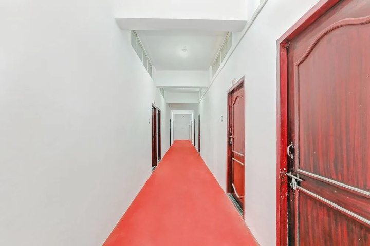 Room 10 of 11