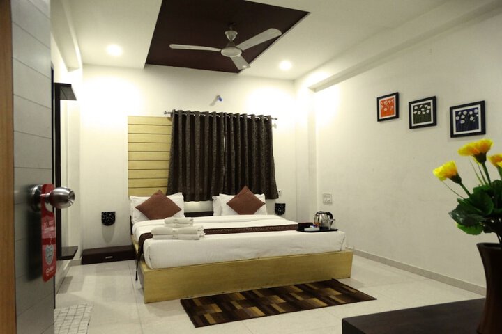 Room 13 of 54