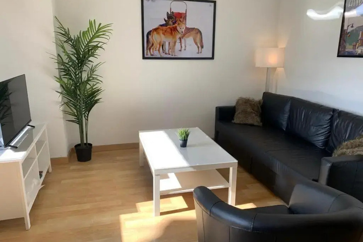 Room 8 of 11