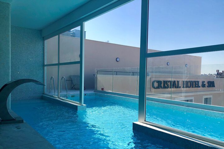 Hotel Pool