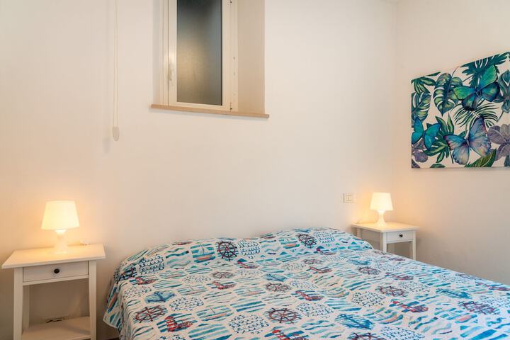 Room 2 of 29