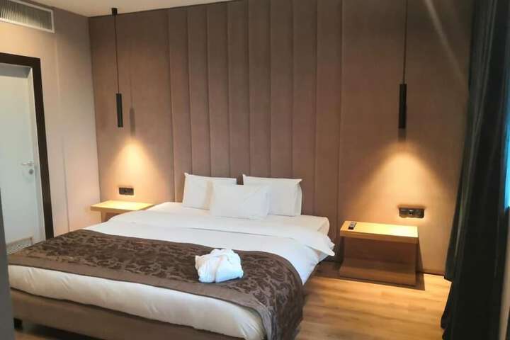 Room 19 of 35