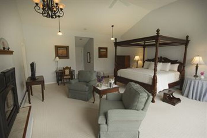 Room 25 of 29