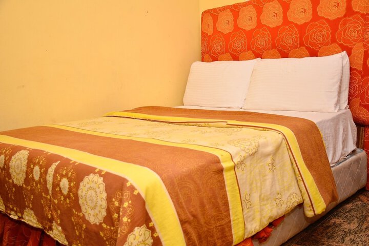 Room 3 of 94
