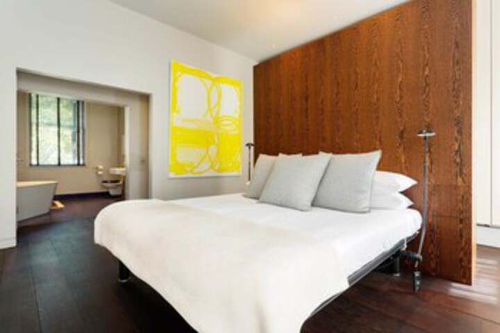 Room 13 of 24