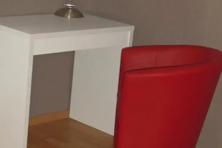 Room 6 of 17