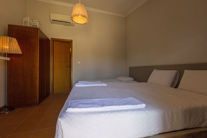 Room 90 of 118