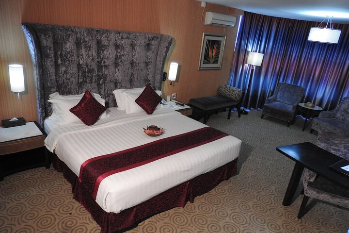 Room 7 of 51