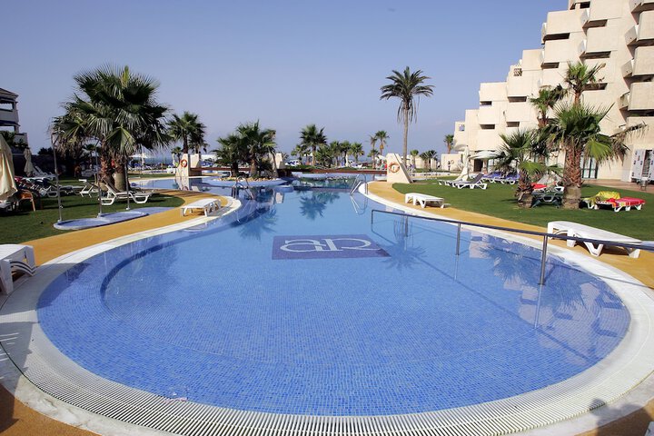 Hotel with Pool