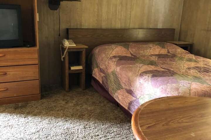 Room 10 of 19