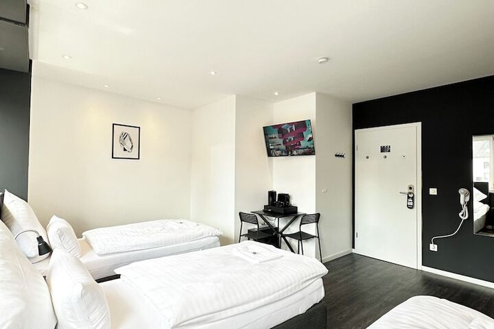 Room 33 of 63
