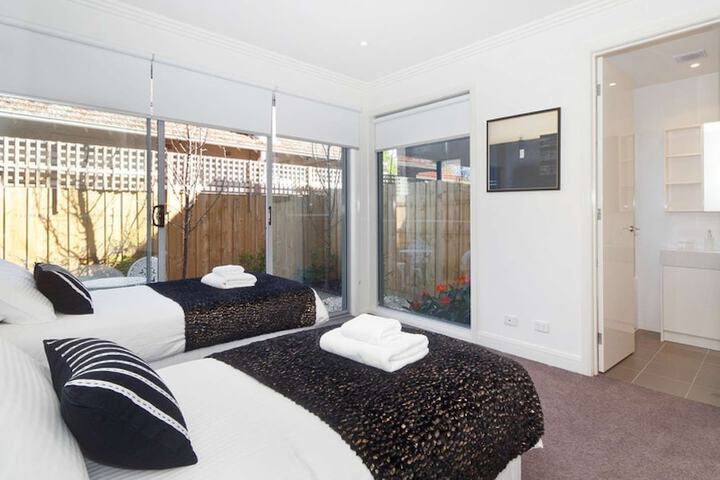 Room 3 of 7
