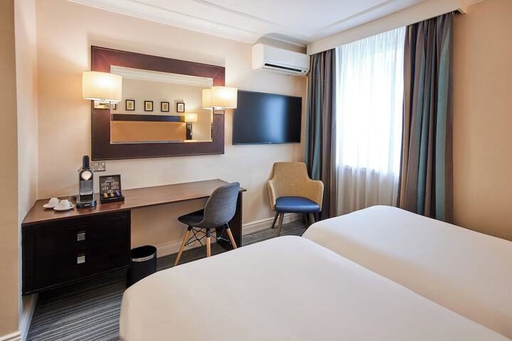 Room 35 of 90