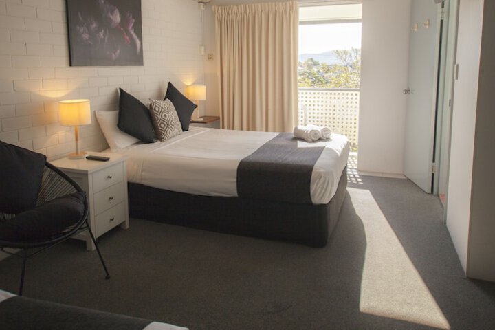 Room 10 of 35