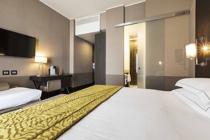 Room 46 of 79