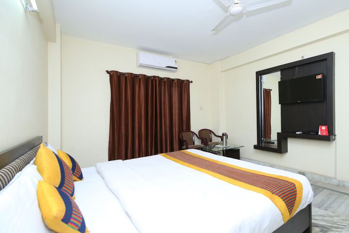 Room 12 of 24