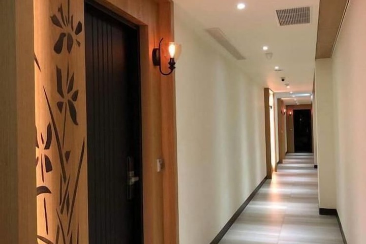 Ballroom/Hall 20 of 21