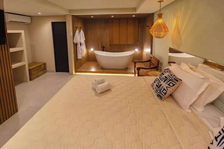 Room 18 of 116