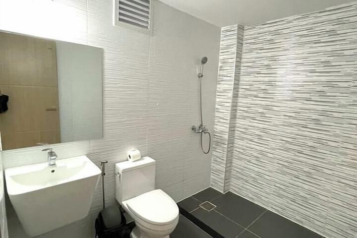Room 5 of 11