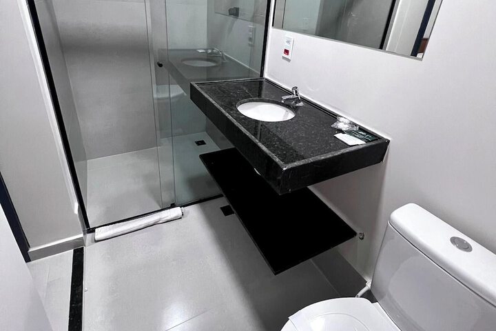 Room 12 of 25