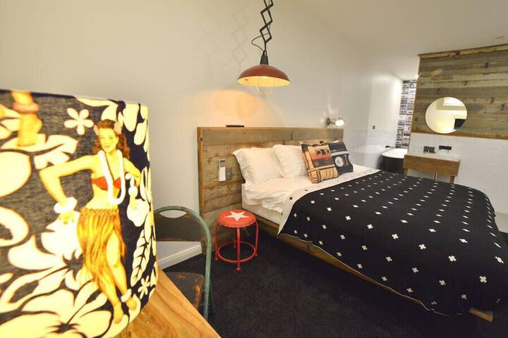 Room 8 of 45