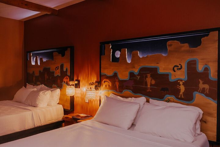 Room 28 of 93
