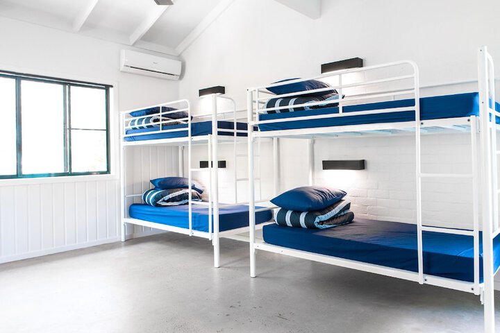 Room 9 of 43