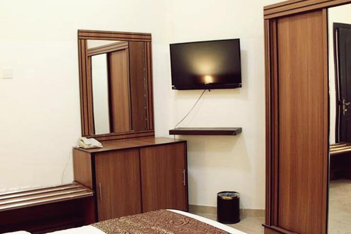 Room 3 of 5