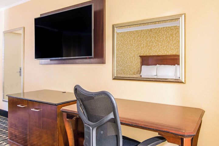 Room 41 of 46