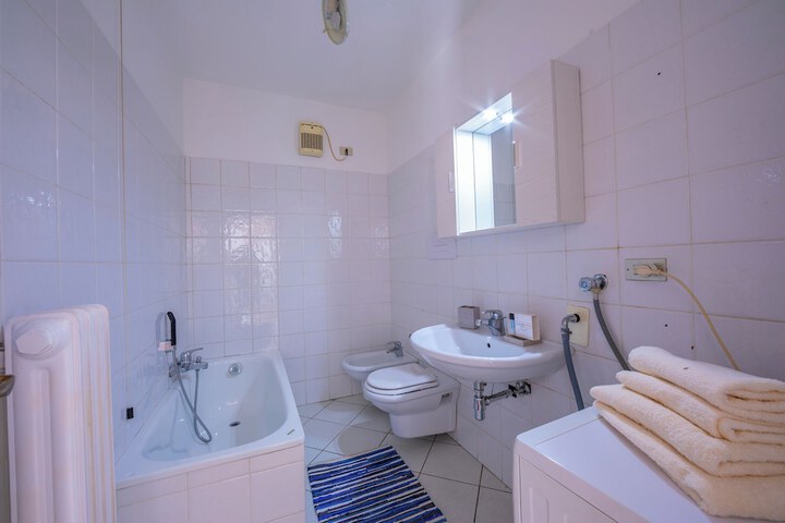 Room 9 of 23