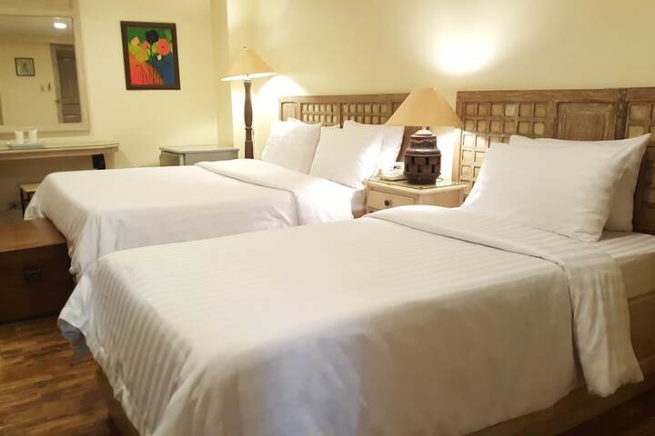 Room 10 of 40