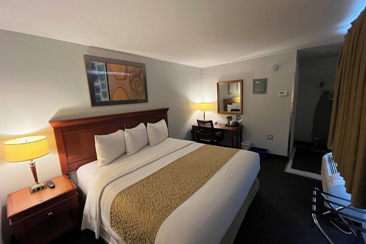 Room 12 of 65