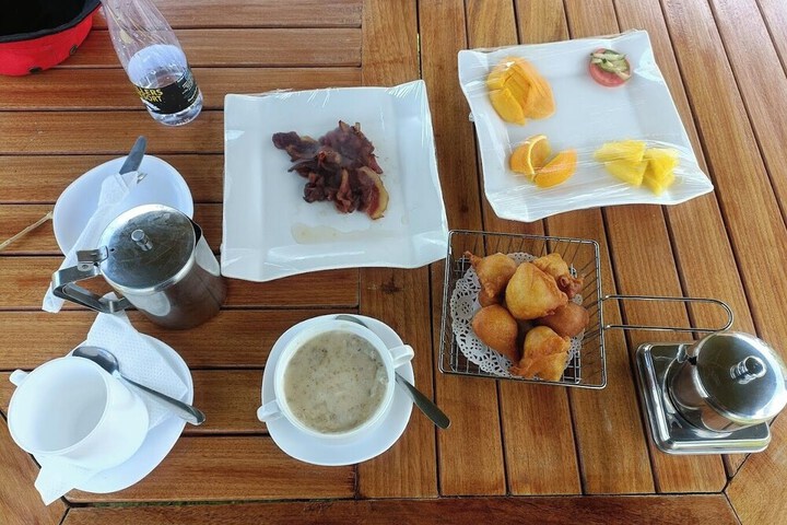Breakfast/Coffee Service 18 of 39