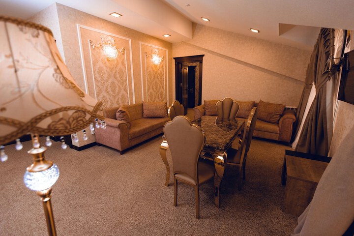 Room 17 of 30