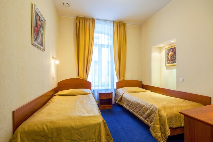 Room 3 of 80