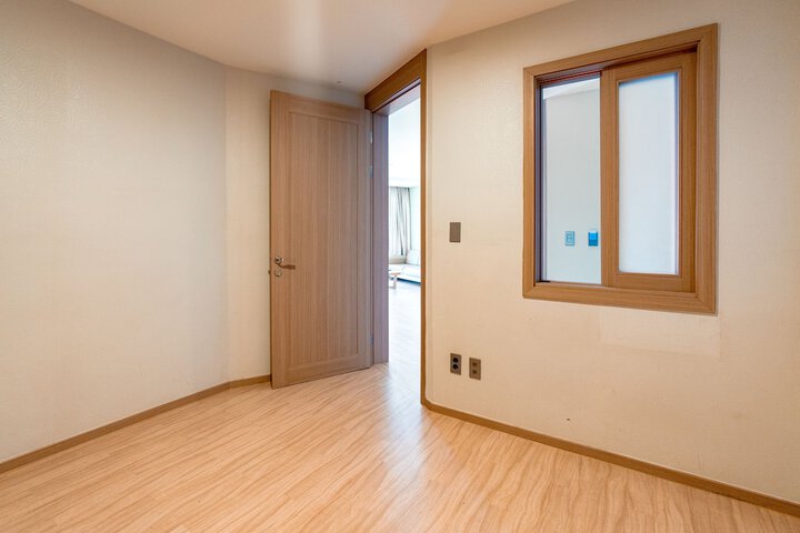 Room 38 of 127