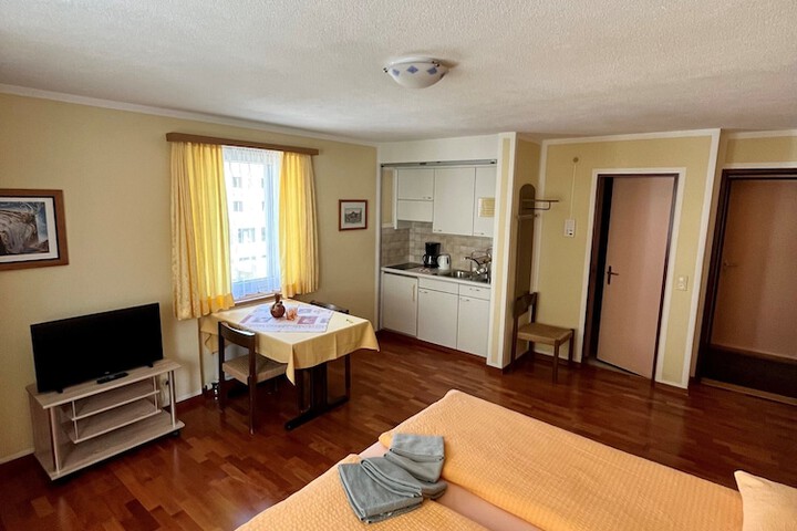 Room 19 of 35