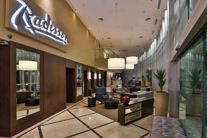 Entrance & Lobby