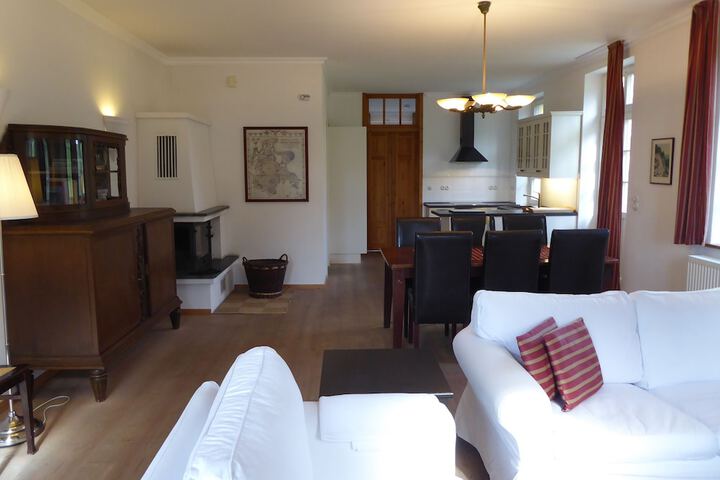 Room 10 of 44