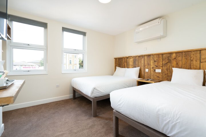 Room 7 of 25